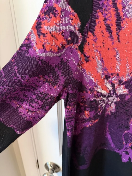 Chico's Black & Purple Floral Jacquard Roll Cuff Tunic Sweater size Large - Picture 6 of 7